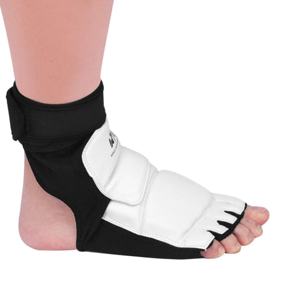 taekwondo footwear, martial arts shoes, training shoes, protective footwear, taekwondo gear, breathable shoes, lightweight taekwondo shoes, open-toe taekwondo shoes, anti-slip martial arts shoes, kickboxing shoes, taekwondo equipment