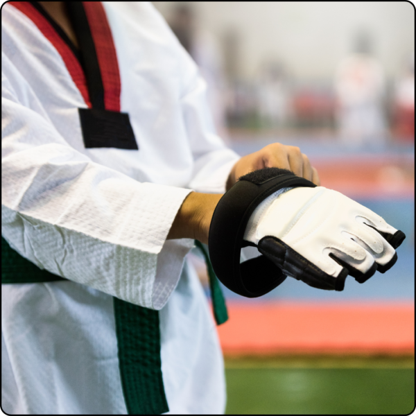 taekwondo gloves, martial arts gloves, sparring gloves, training gloves, protective gloves, breathable gloves, kickboxing gloves, karate gloves, open-finger gloves, adjustable wrist gloves, impact-resistant gloves, combat sports gloves, durable gloves, flexible gloves, moisture-wicking gloves