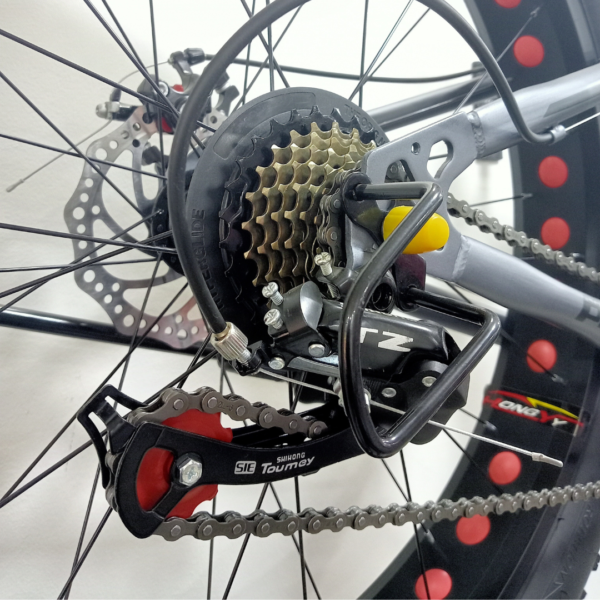 Flying Pigeon fat tyre bike, fat tyre mountain bike, 26 inch mountain bike, 21 speed bike, 24 speed bike, off-road bike, all-terrain bike, mechanical disc brake bike, fat tire MTB, mountain bike with suspension, rugged terrain bike, adventure bike, double wall rim bike